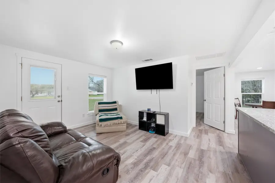 104 N Givins Street, Hillsboro, TX 76645 - #2