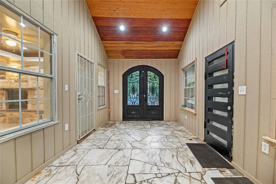 606 W Pembroke Avenue, Dallas, TX 75208 - #3