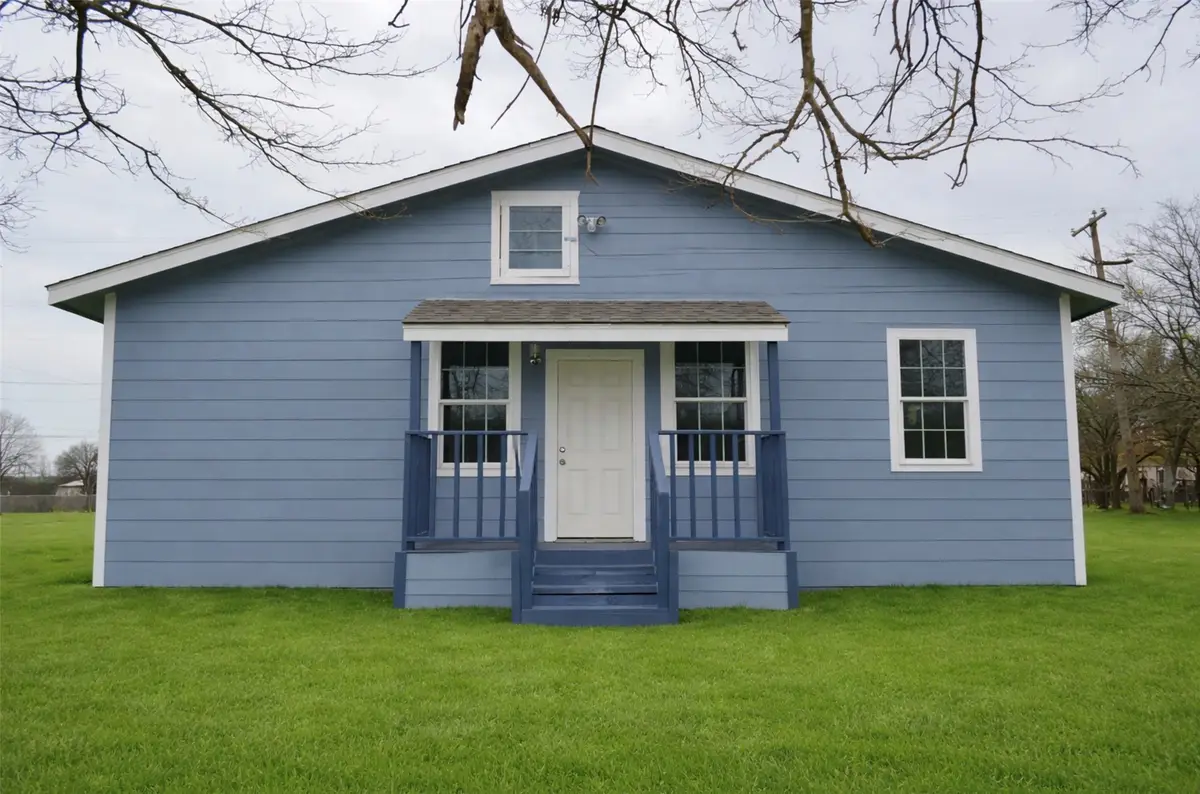 309 E Pine Street, Jacksboro, TX 76458 - #1