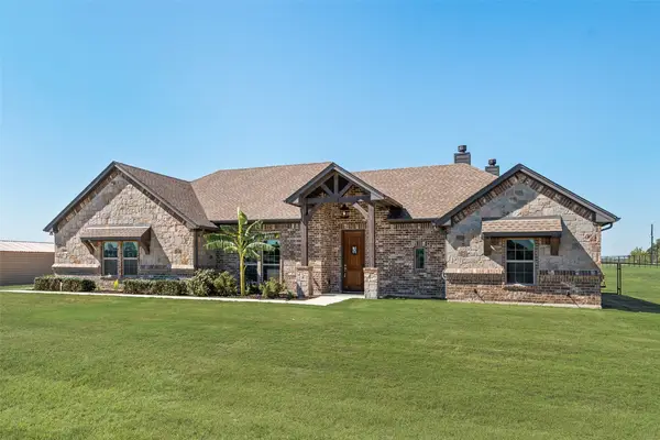 416 Christian Way, Azle, TX 76020