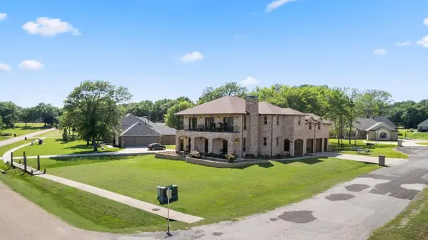 208 Cape Shore Drive, Mabank, TX 75143