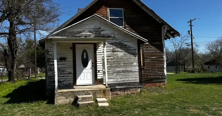 302 S Lane Street, Decatur, TX 76234 - #2