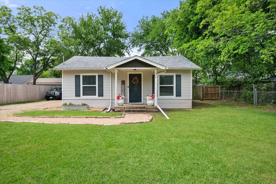 516 E Ross Street, Waxahachie, TX 75165 - #2