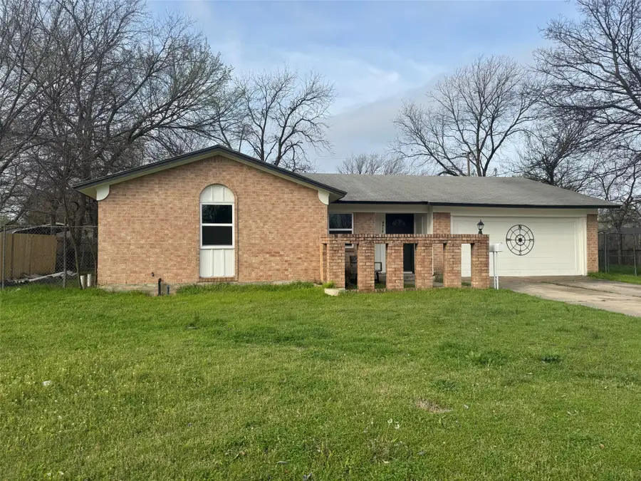 6412 Embassy Drive, Forest Hill, TX 76119 - #2