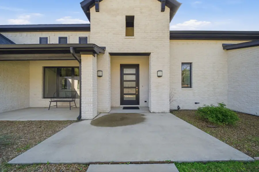 817 Bloomfield Road, Valley View, TX 76272 - #2