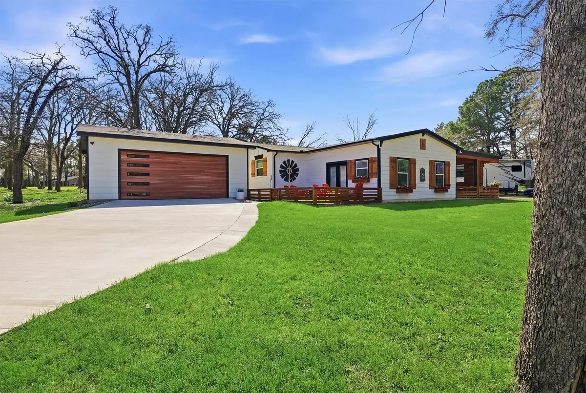 121 Kiowa Drive W, Lake Kiowa, TX 76240 - #1