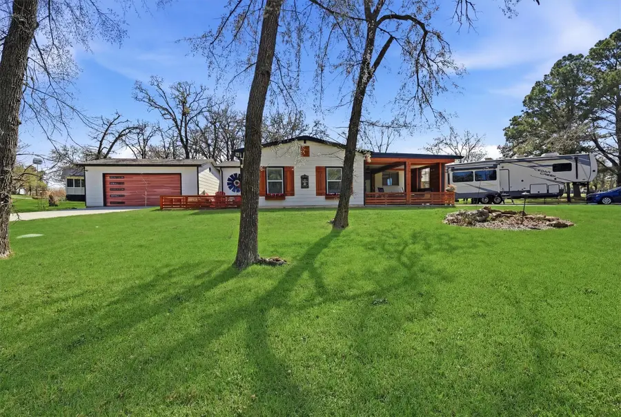 121 Kiowa Drive W, Lake Kiowa, TX 76240 - #2