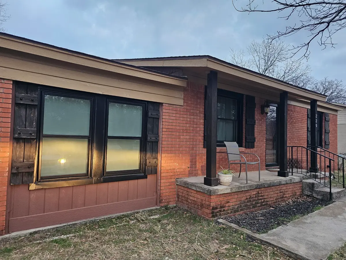 220 N Jarvis Lane, Azle, TX 76020 - #1