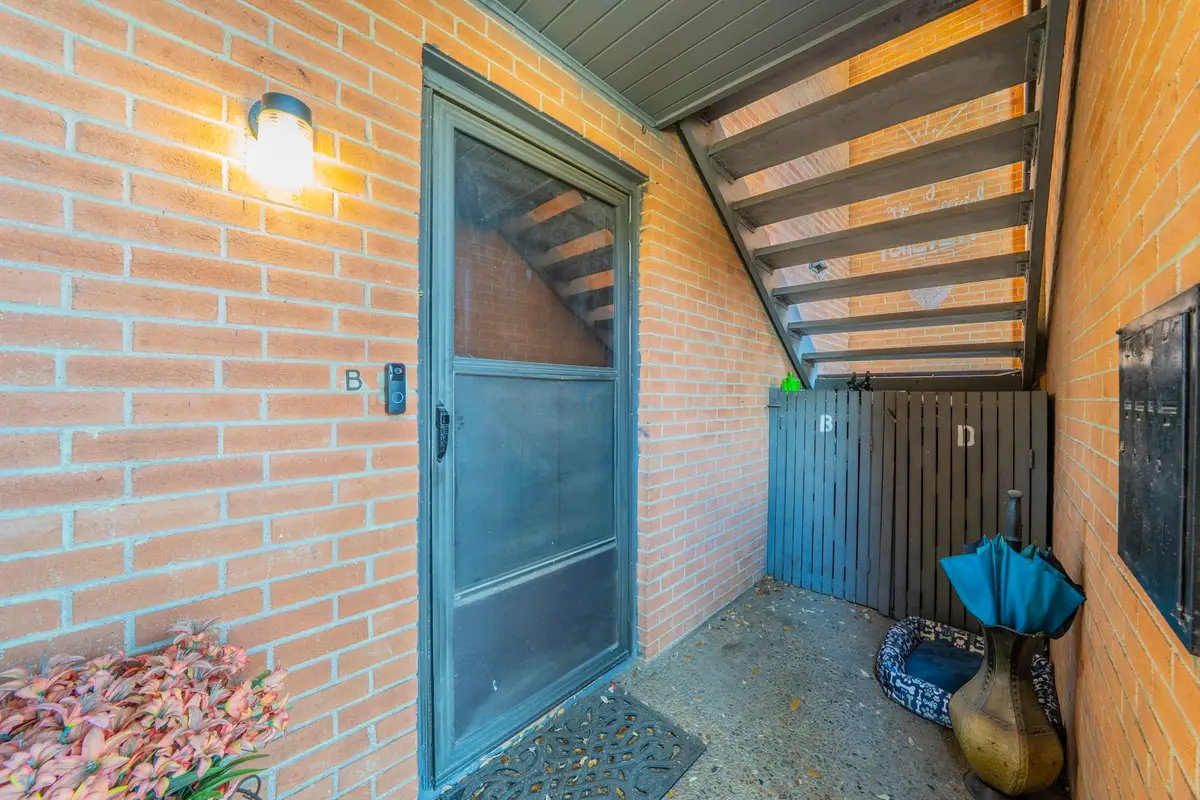 558 E Avenue J #B, Grand Prairie, TX 75050 - #1