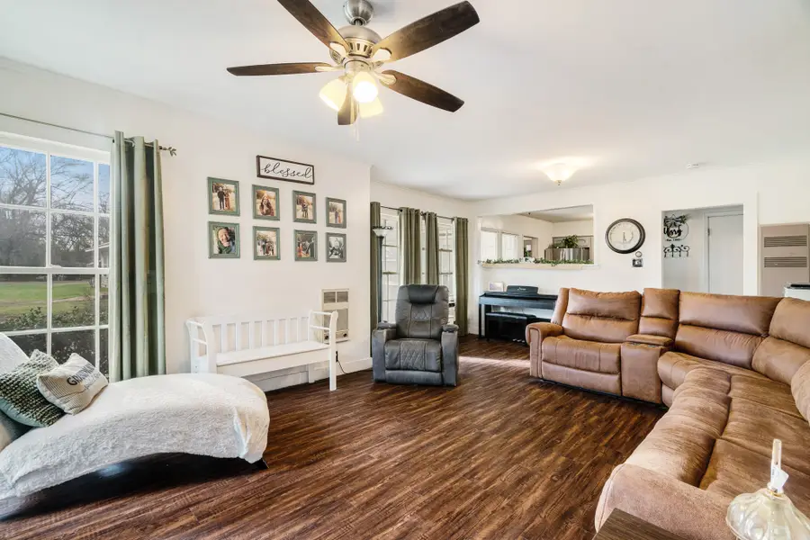 3025 E Houston Street, Paris, TX 75460 - #2