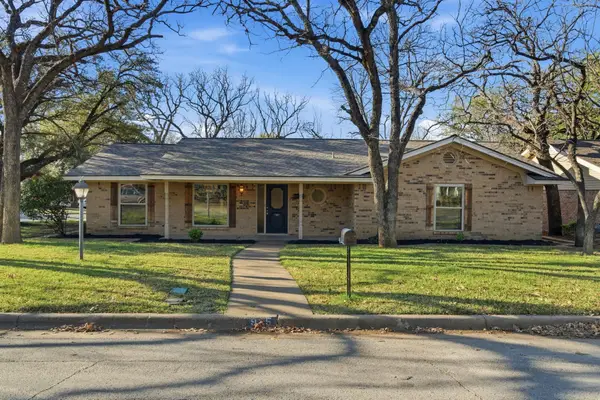 925 Mountain Terrace, Hurst, TX 76053