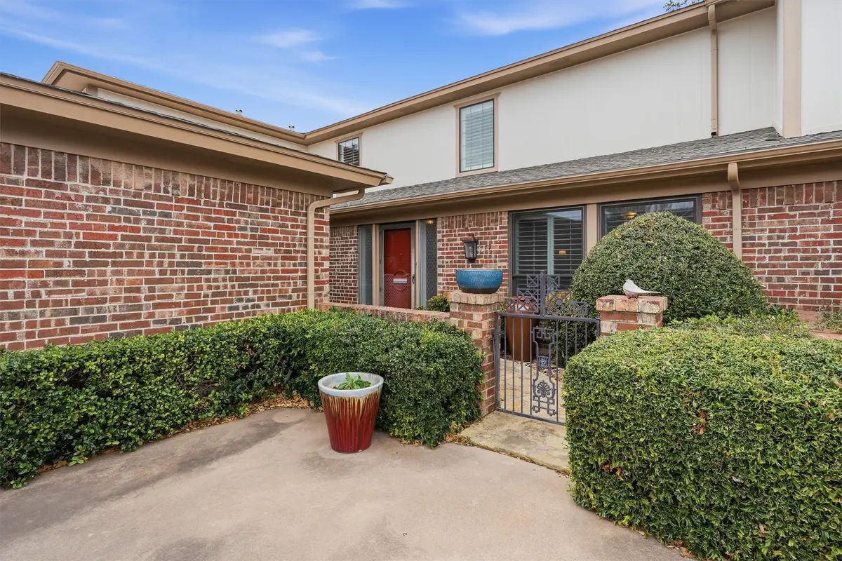 79 One Main Place, Benbrook, TX 76126 - #1
