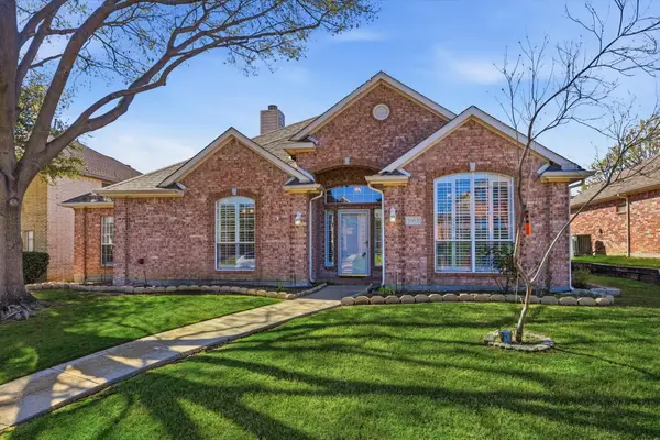 1052 E Seminole Trail, Carrollton, TX 75007