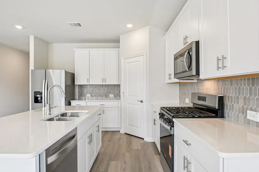 404 Castle Road, Sherman, TX 75092 - #3