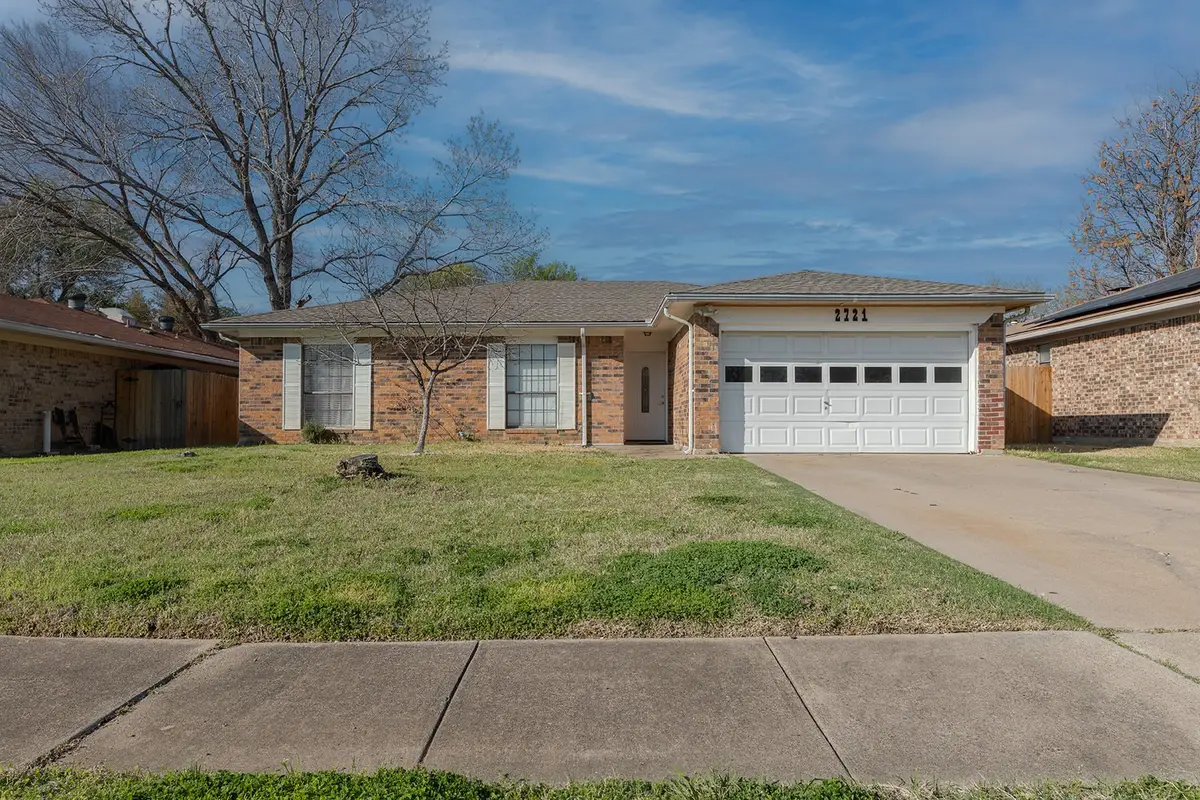 2721 W Oakdale Road, Irving, TX 75060 - #1