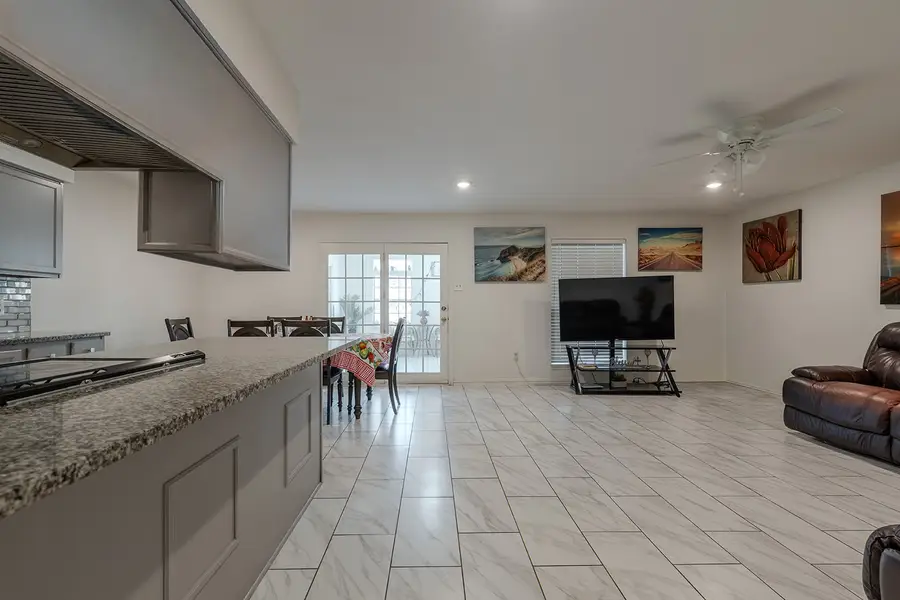 2721 W Oakdale Road, Irving, TX 75060 - #3