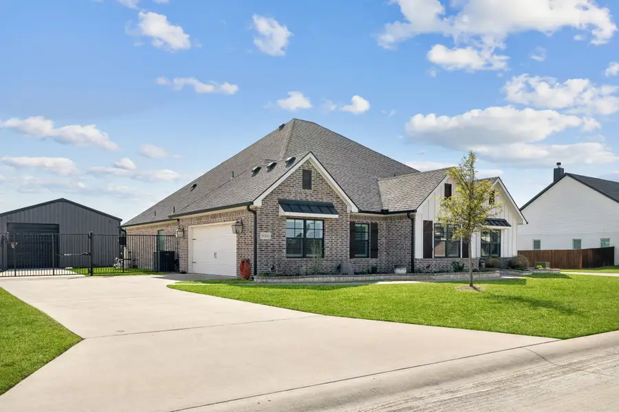 9000 Lazy Oak Drive, Justin, TX 76247 - #2