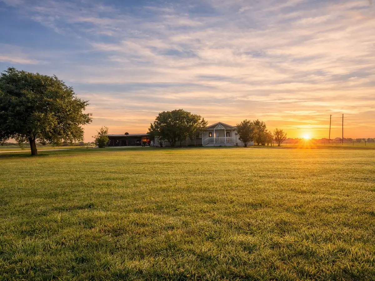 6930 NW County Road 1210, Barry, TX 75102 - #1