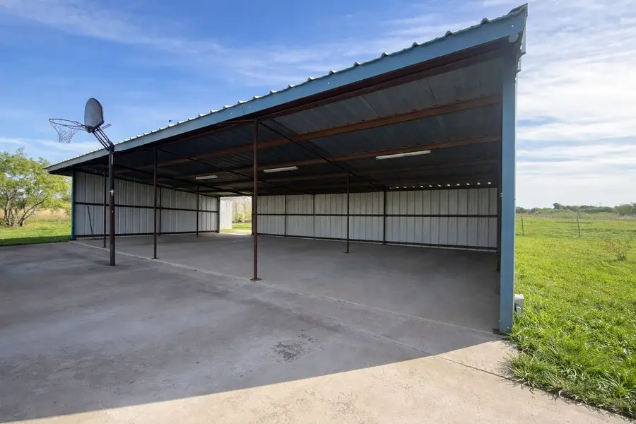 6930 NW County Road 1210, Barry, TX 75102 - #2