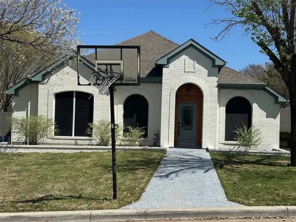 1216 Bold Forbes Drive, Grand Prairie, TX 75052