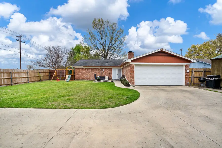 107 High School Drive, Waxahachie, TX 75165 - #3