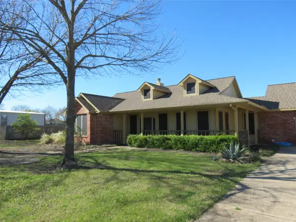 109 Country View Lane, Fate, TX 75189