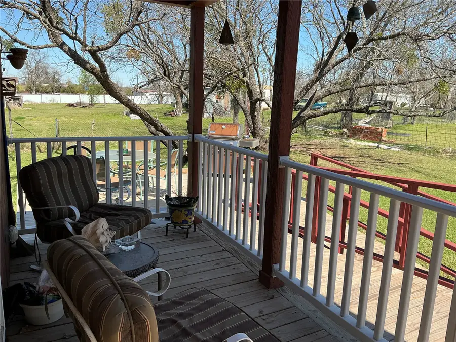 1017 W Ross Ave, De Leon, TX 76444 - #3