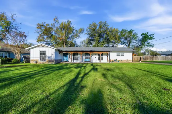 1704 S Houston Street, Kaufman, TX 75142