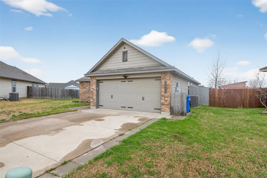 3929 Bravo Ranch Road, Waco, TX 76705 - #2