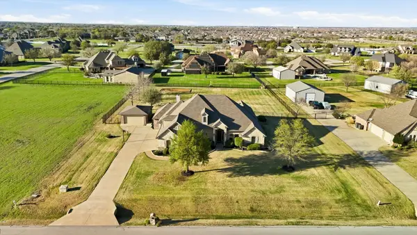 1548 Western Willow Drive, Fort Worth, TX 76052