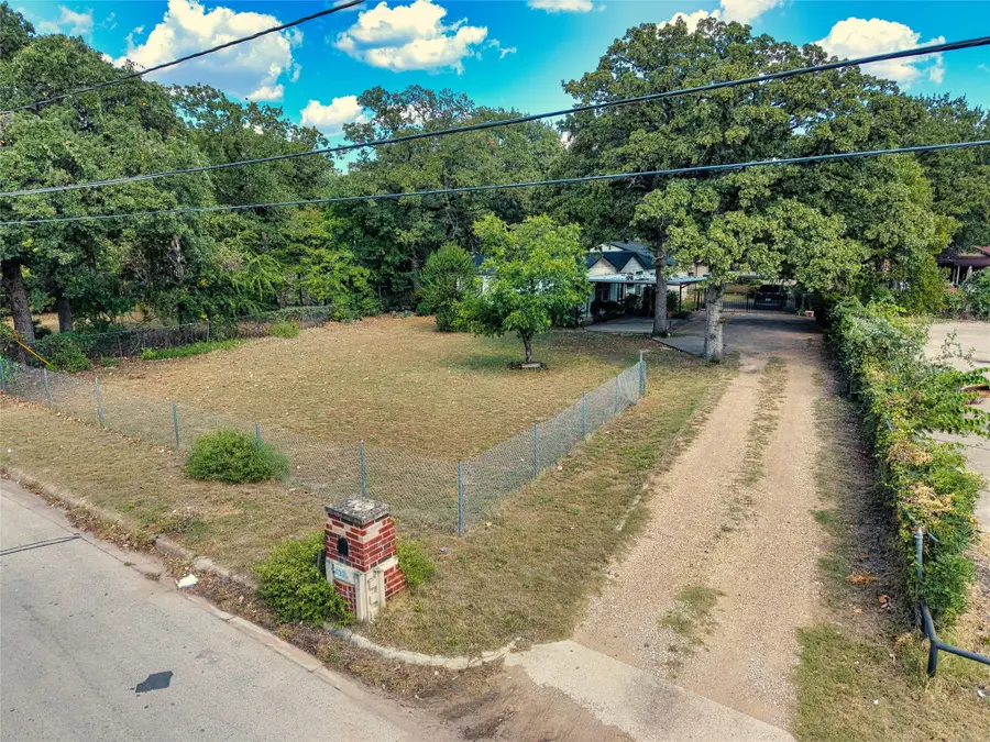 5325 Trentman Street, Fort Worth, TX 76119 - #3