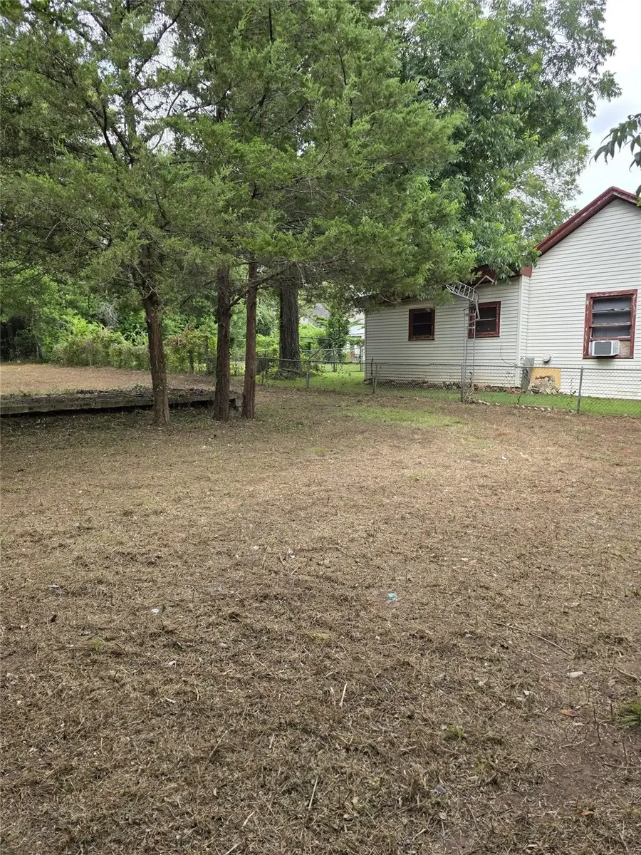 816 N Cottage Avenue, Palestine, TX 75801 - #2