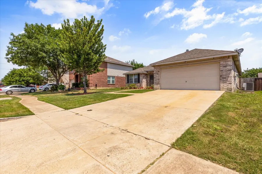 2136 Edgewood Drive, Grand Prairie, TX 75052 - #3