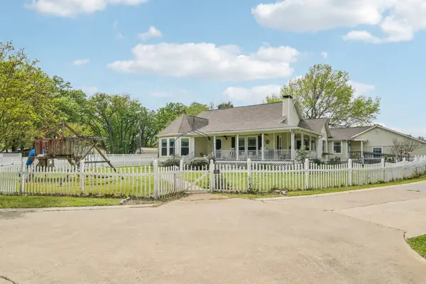 858 County Road 3101, Greenville, TX 75402