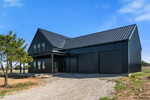 1053 Bluff Creek Drive, Strawn, TX 76475