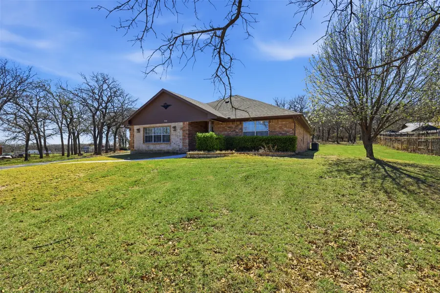 533 Eagles Way, Springtown, TX 76082 - #2