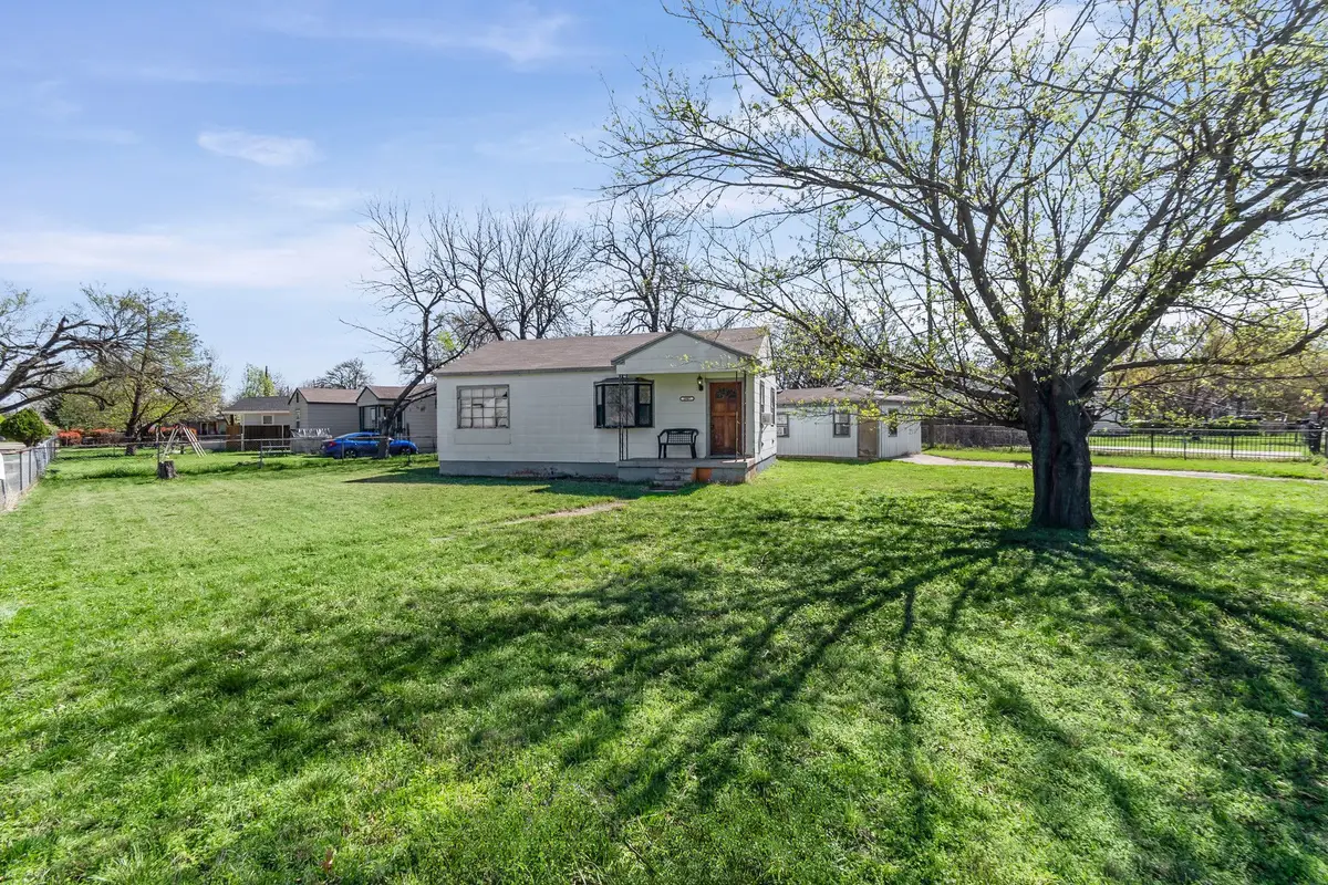 2807 S Montreal Avenue, Dallas, TX 75224 - #1