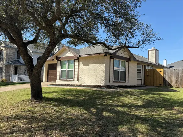 10228 Blue Bell Drive, Fort Worth, TX 76108