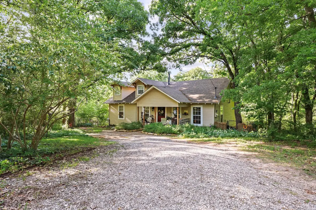 901 Old State Lane, Denison, TX 75020 - #1