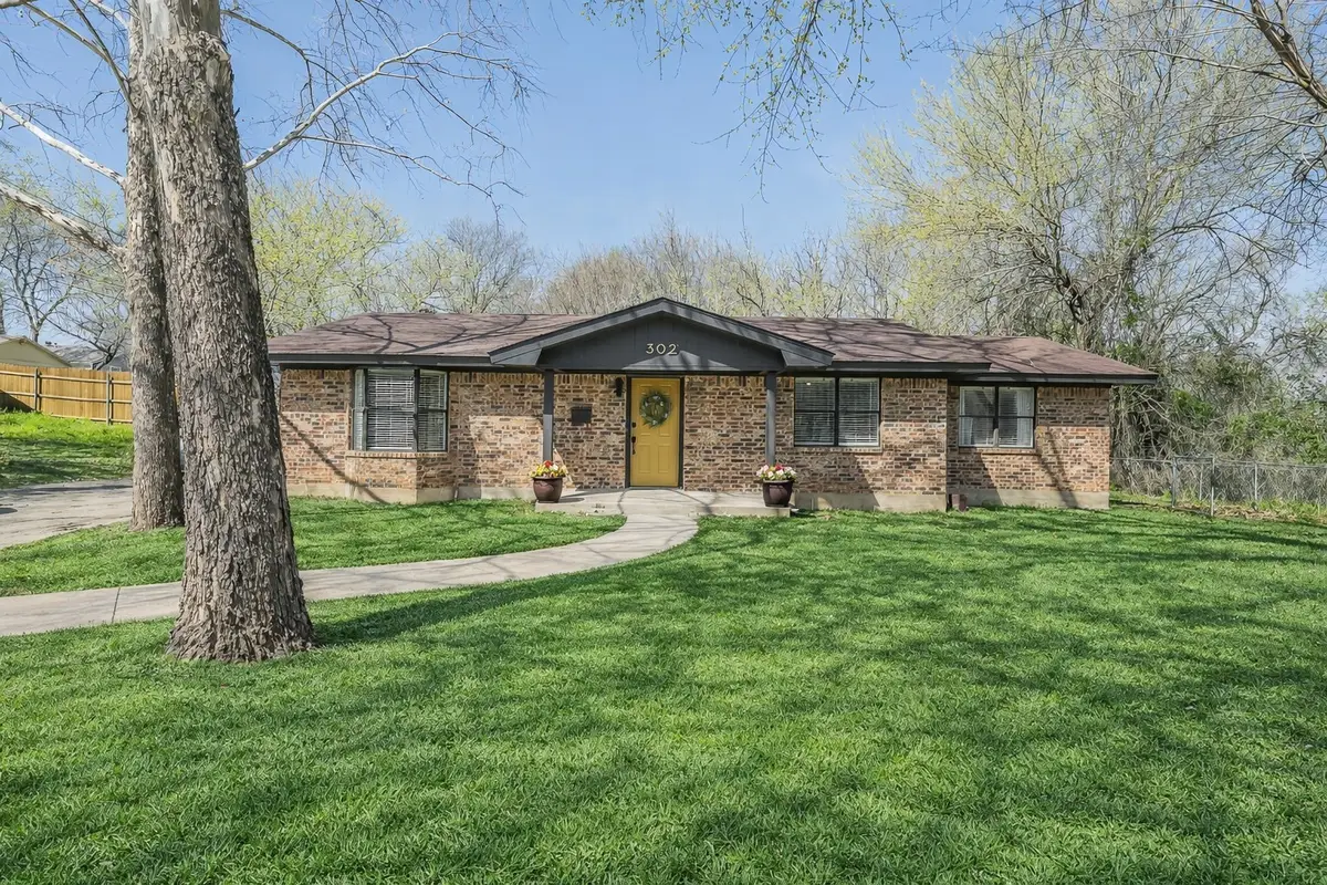 302 W Hale Avenue, Decatur, TX 76234 - #1