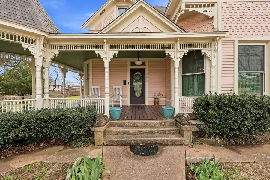 306 E Tarrant Street, Bowie, TX 76230 - #3