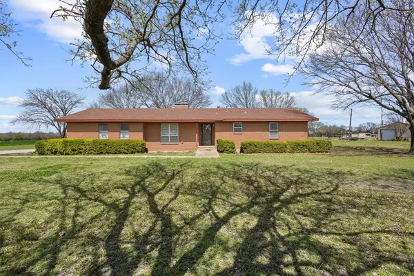 215 Westfield Way, Whitewright, TX 75491