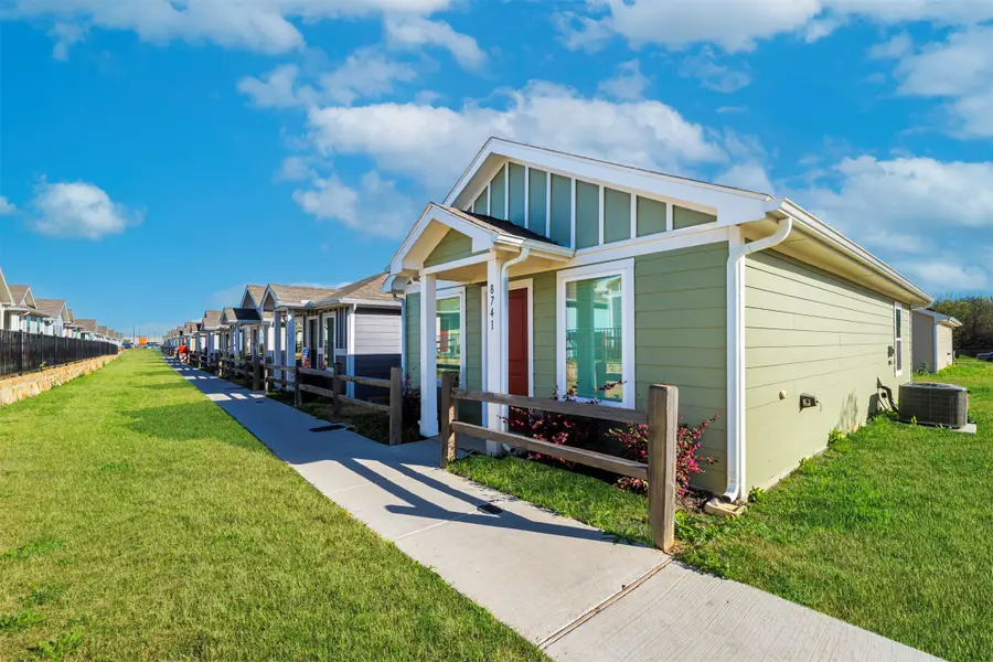 8741 Cottage Creek Drive, Fort Worth, TX 76123 - #2