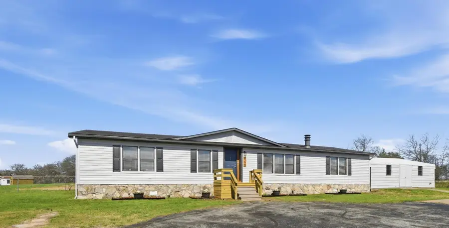 960 Pecan Street, Azle, TX 76020 - #2