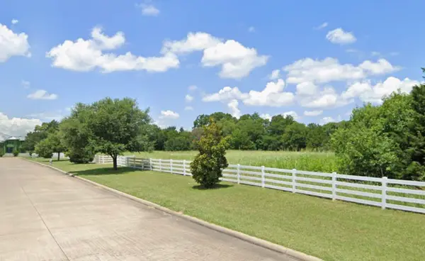 3 St. James Alley, Sunnyvale, TX 75182