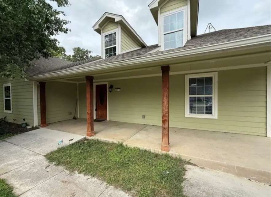 400 N Avenue A, Springtown, TX 76082 - #1