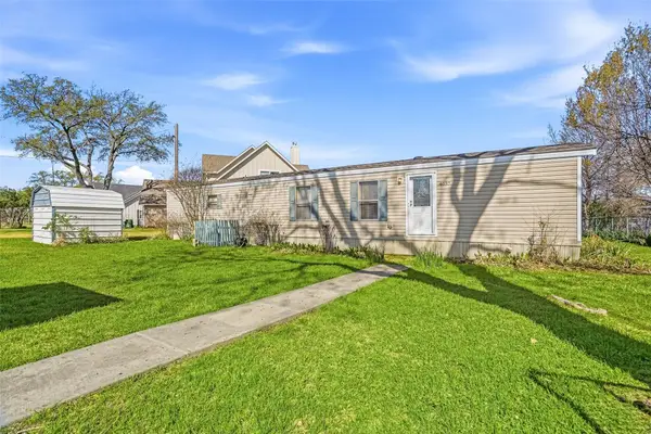 4037 Lands End Court, Granbury, TX 76048