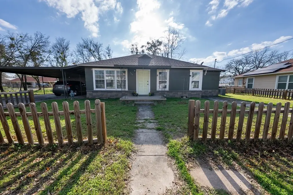 662 N Barton Street, Stephenville, TX 76401 - #1