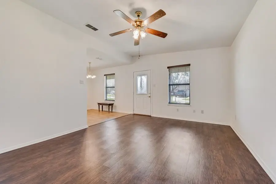 301 Lipscomb Street, Cleburne, TX 76031 - #3