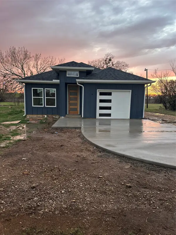 115 Gibson Lane, Valley View, TX 76272